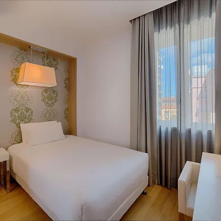 Hotel Nh 4*