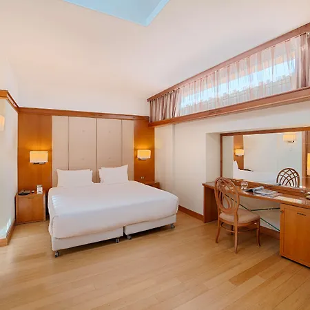 Hotel Nh 4*