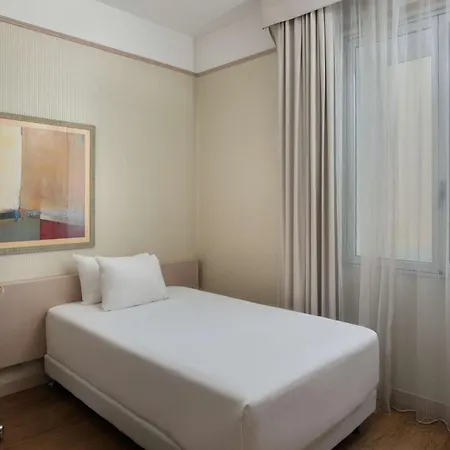 Hotel Nh 4*