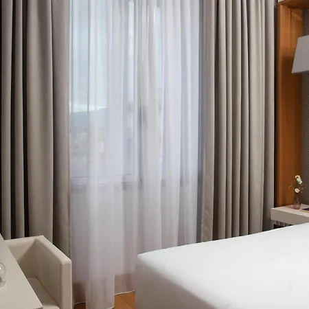 Hotel Nh 4*