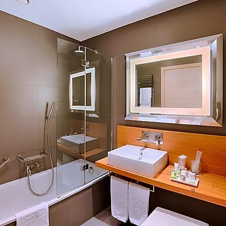 Hotel Nh 4*