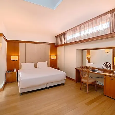 Hotel Nh 4*