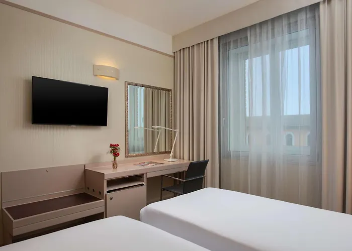 Отель Nh Пиза